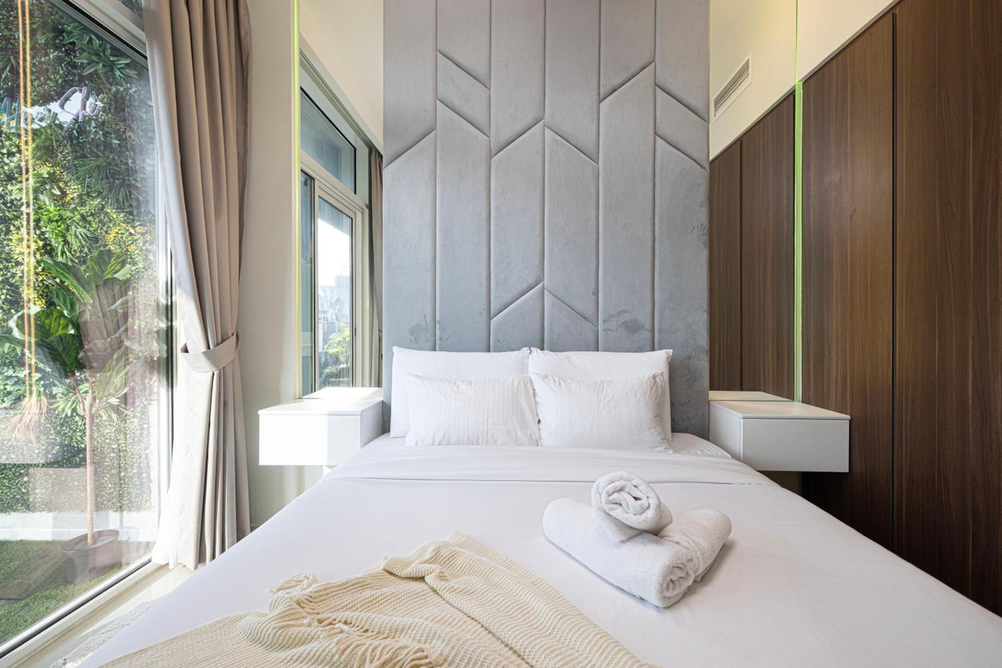 Burj Khalifa View 1 Bedroom With Balcony For Up To 4 Person * Dubai