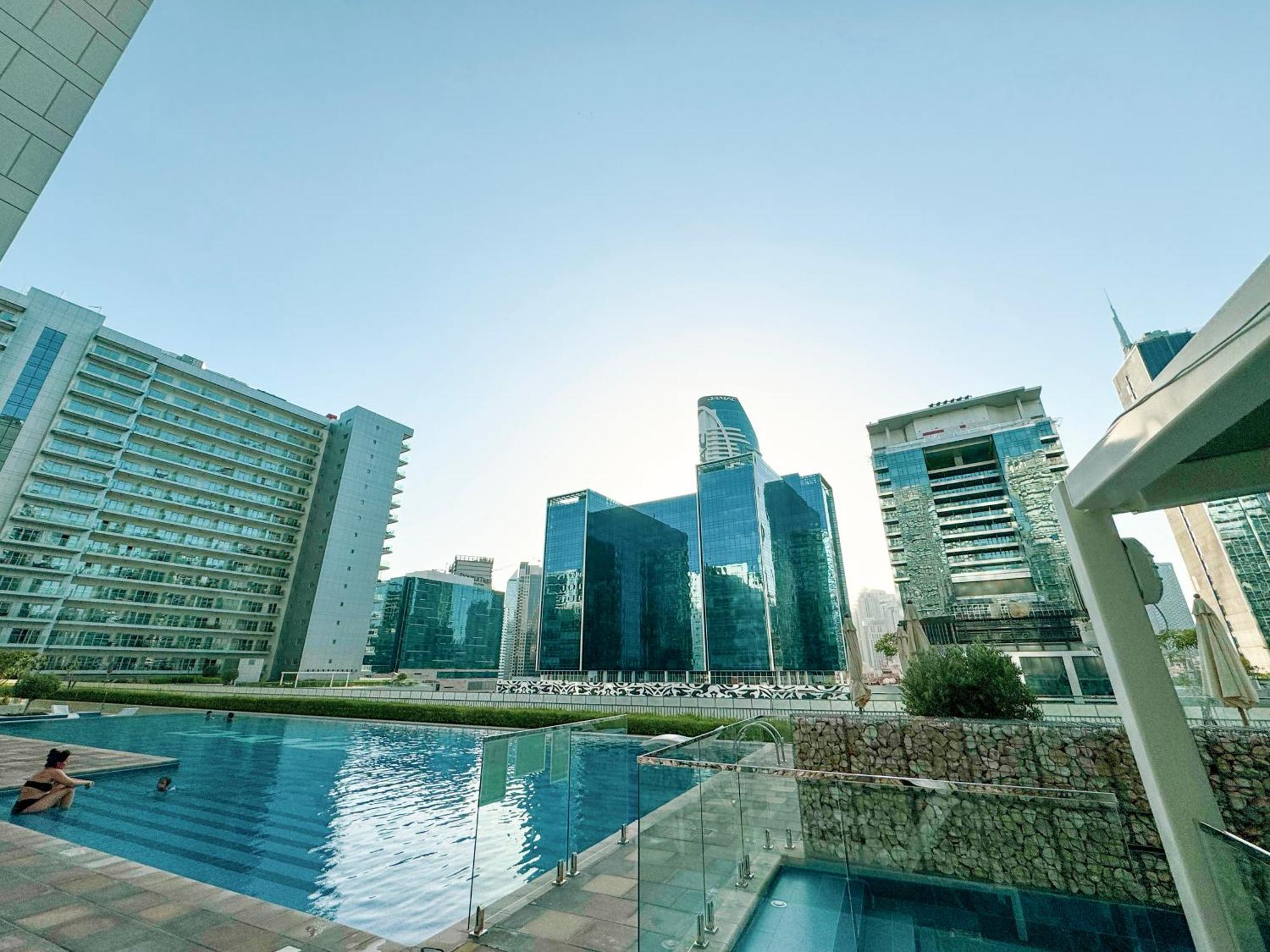 Burj Khalifa View 1 Bedroom With Balcony For Up To 4 Person Apartment *