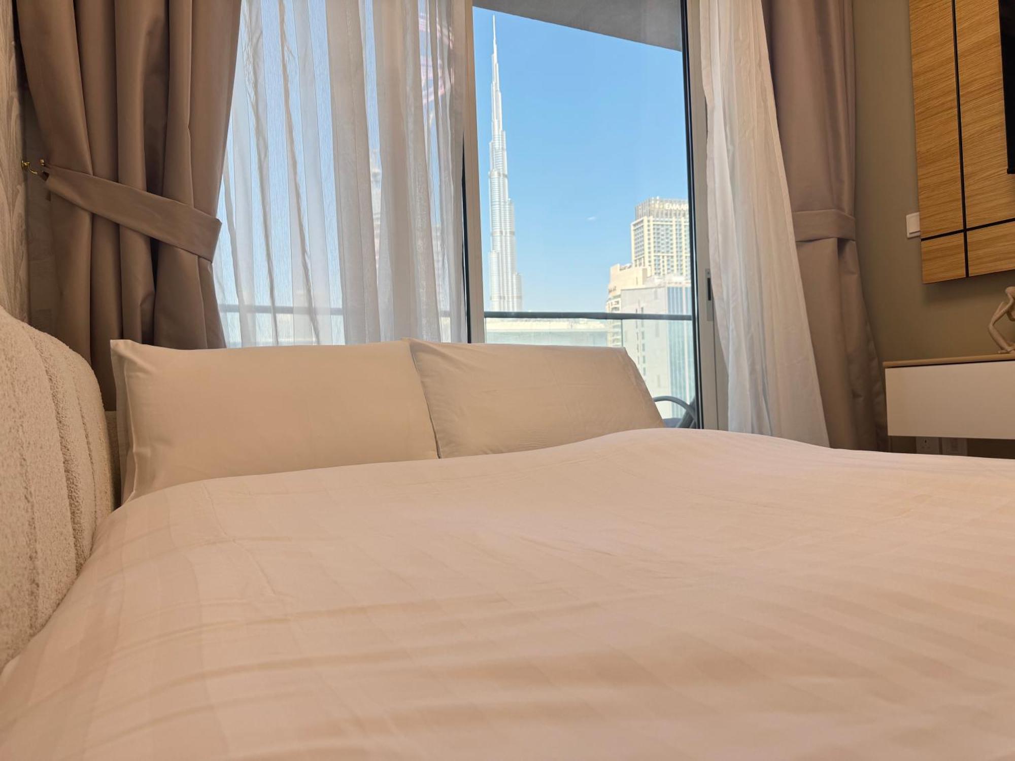 Apartment Burj Khalifa View 1 Bedroom With Balcony For Up To 4 Person